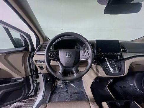 Used 2024 Honda Odyssey EX image 13