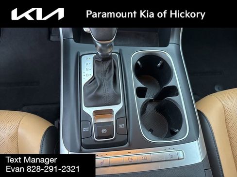 Used 2023 Kia Carnival LX image 30