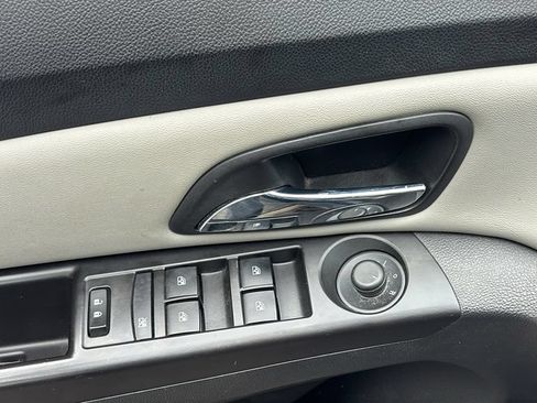 Used 2015 Chevrolet Cruze LT FWD image 10