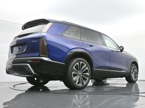 New 2026 Cadillac Vistiq Sport w/ LPO, Premium Carpet Package image 19