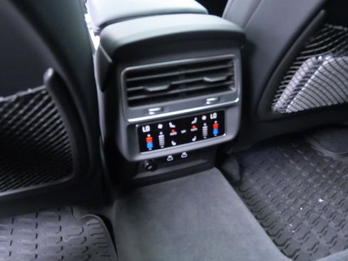 Used 2024 Audi Q8 Prestige w/ Prestige Package AWD/4WD image 27