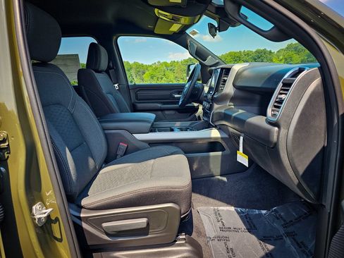 New 2026 RAM 1500 Express AWD/4WD image 36