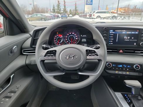 Used 2021 Hyundai Elantra SEL image 14