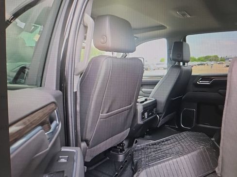 Used 2025 Chevrolet Silverado 1500 RST w/ Convenience Package II AWD/4WD image 14