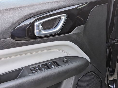 Used 2025 Jeep Compass Limited image 10