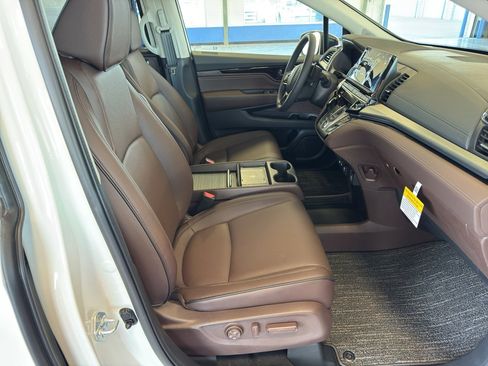 New 2026 Honda Odyssey Touring image 15