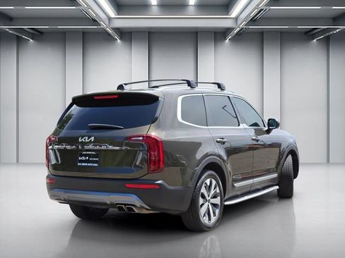 Used 2022 Kia Telluride S FWD image 4