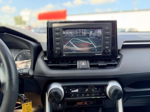 Used 2021 Toyota RAV4 LE FWD image 24