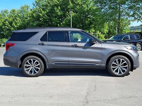Used 2023 Ford Explorer ST-Line w/ Class IV Trailer Tow Package AWD/4WD image 10