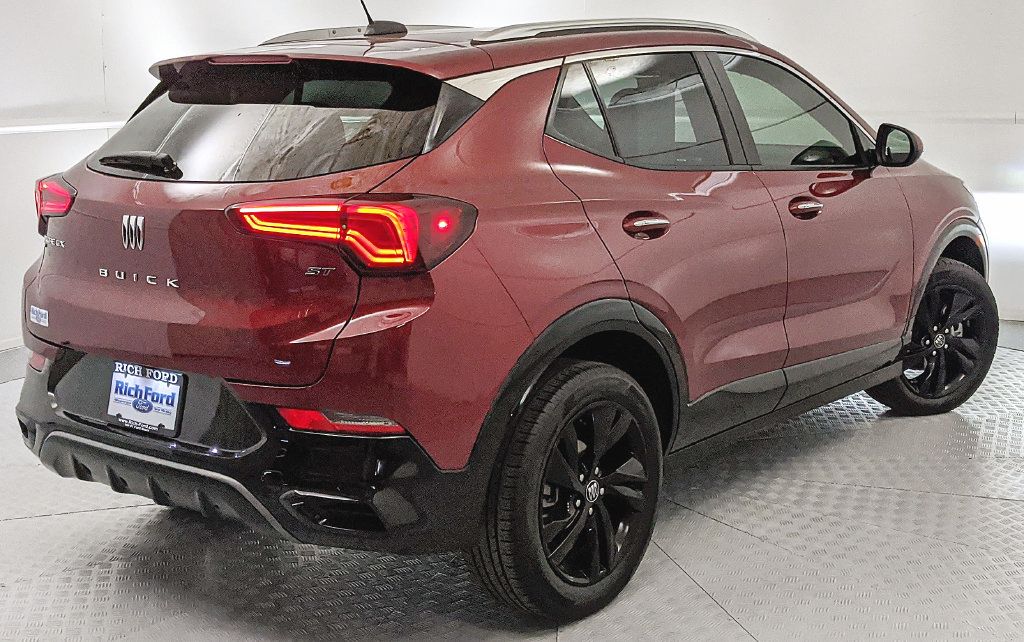 Used 2024 Buick Encore GX Sport Touring AWD/4WD image 3