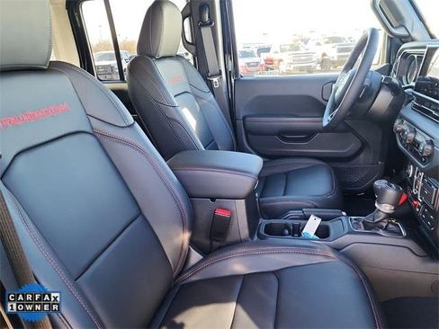 Used 2025 Jeep Wrangler Unlimited Rubicon image 19