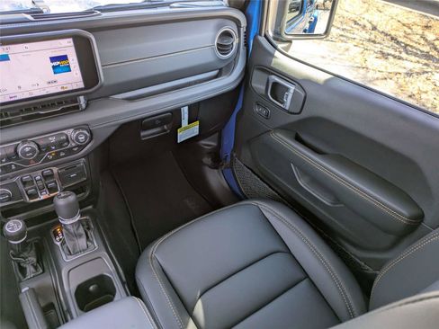 New 2026 Jeep Gladiator Sport image 17