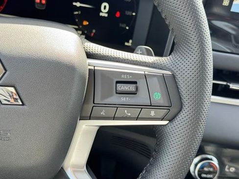 New 2026 Mitsubishi Outlander FWD image 24