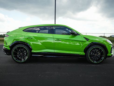 Used 2021 Lamborghini Urus AWD/4WD image 5