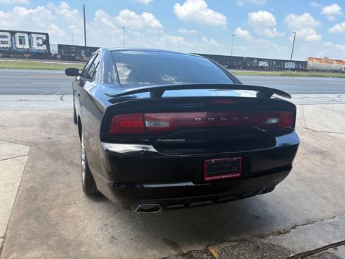 Used 2012 Dodge Charger SE RWD image 15