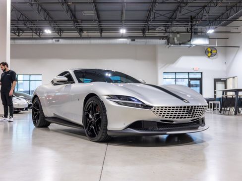 Used 2024 Ferrari Roma image 3