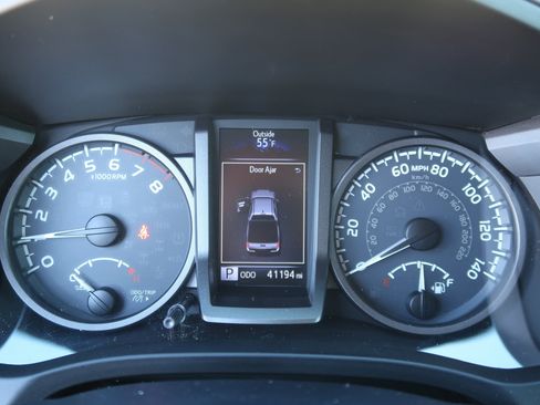 Used 2019 Toyota Tacoma TRD Off-Road image 26