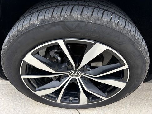 Used 2024 Volkswagen Atlas Cross Sport SEL Premium R-Line image 25