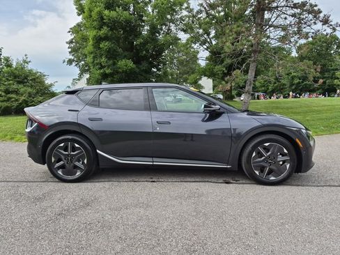 New 2025 Kia EV6 Light w/ Light LR Technology Package AWD/4WD image 11