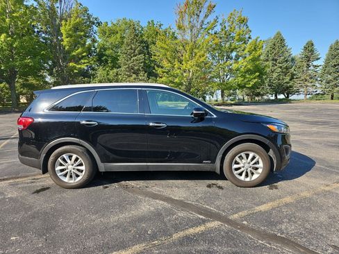 Used 2017 Kia Sorento AWD w/ LX Convenience Package image 7