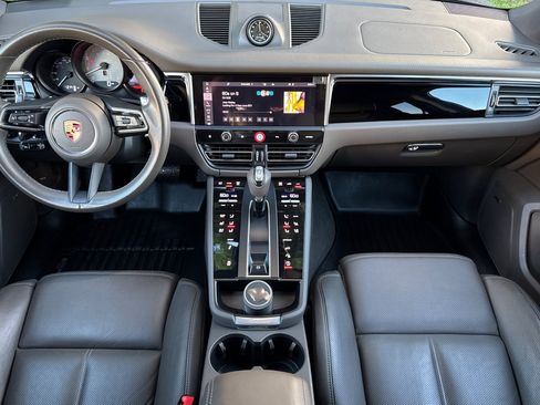 Used 2024 Porsche Macan S image 4