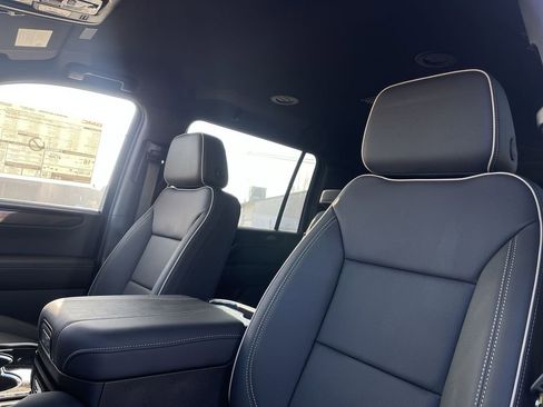 New 2026 GMC Yukon XL Elevation image 19