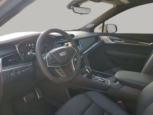 Certified 2025 Cadillac XT5 Sportv w/ Technology Package image 30