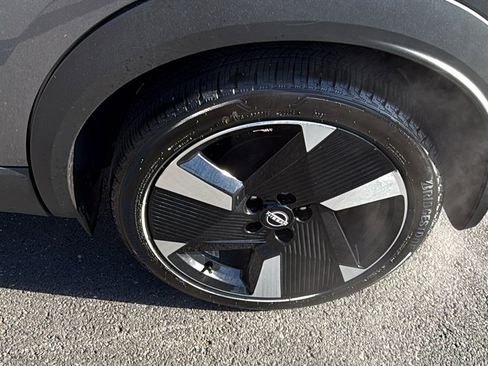 Certified 2025 Nissan Kicks SR image 21