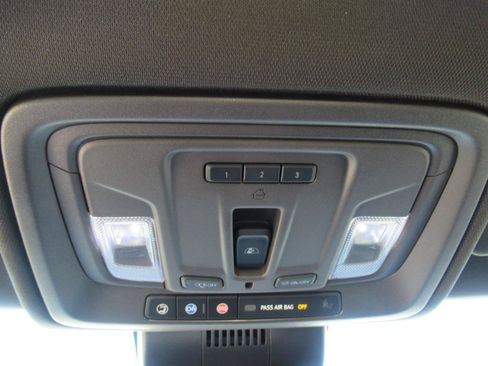 Used 2023 GMC Sierra 1500 SLT w/ SLT Premium Plus Package AWD/4WD image 28