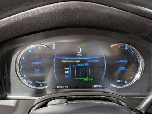 Used 2016 Cadillac Escalade Luxury image 39