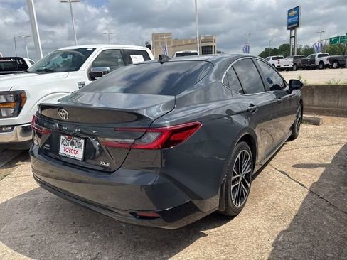 Used 2025 Toyota Camry XLE w/ Premium Plus Package image 4