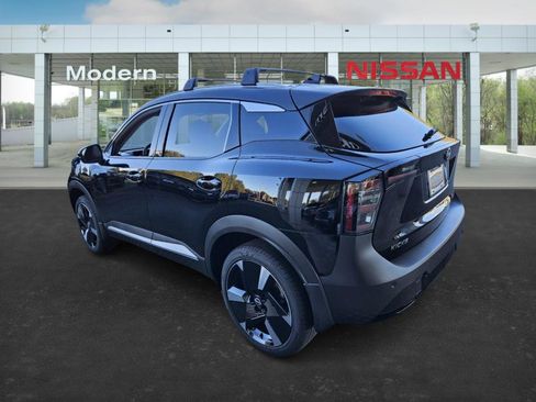 New 2026 Nissan Kicks SR image 5