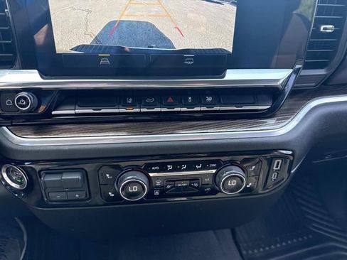 Used 2025 Chevrolet Silverado 2500 LT w/ Convenience Package AWD/4WD image 32
