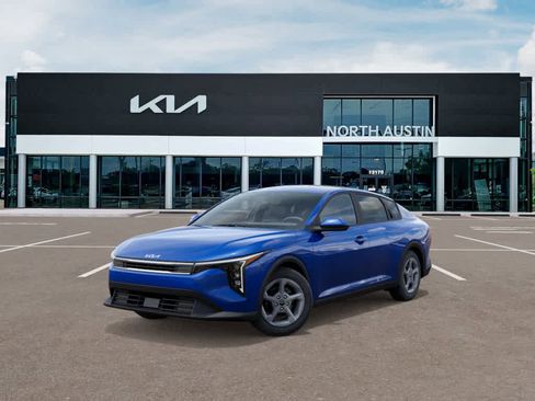 New 2025 Kia K4 LXS image 1