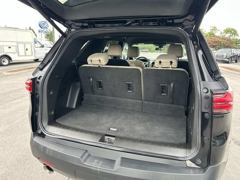 Used 2023 Chevrolet Traverse LT w/ LPO, Cargo Package AWD/4WD image 14