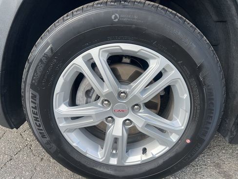 Used 2022 GMC Terrain SLE w/ Driver Convenience Package image 10