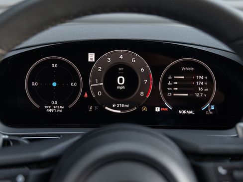 Certified 2025 Porsche Cayenne Coupe image 17