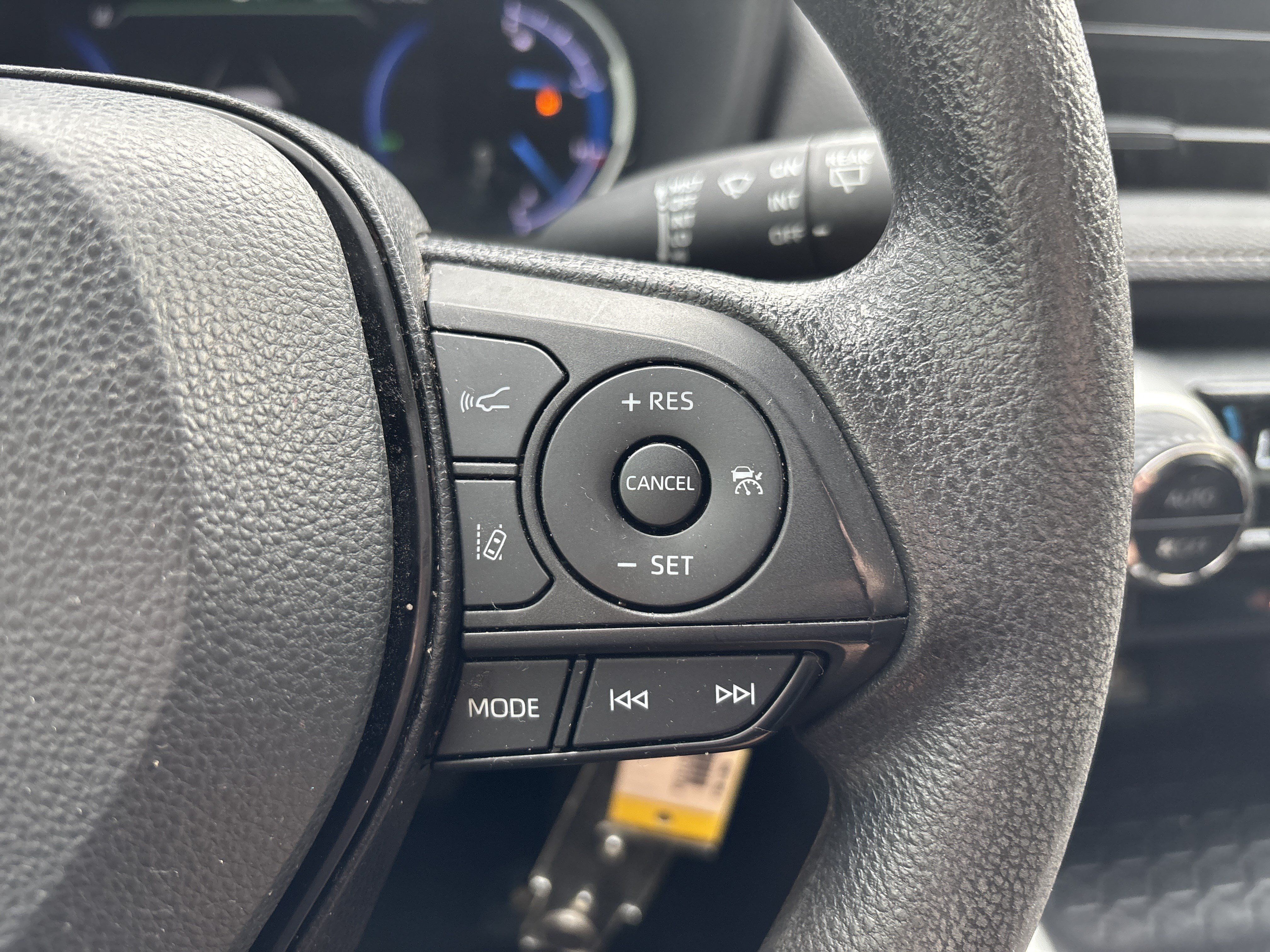 Used 2023 Toyota RAV4 LE AWD/4WD image 19