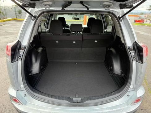 Used 2016 Toyota RAV4 LE AWD/4WD image 10