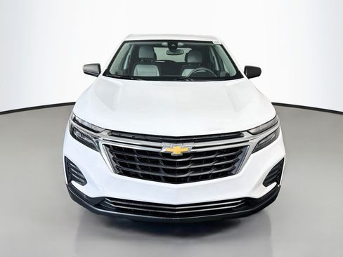 Used 2022 Chevrolet Equinox LS FWD image 2