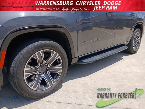 Used 2024 Jeep Wagoneer Series II AWD/4WD image 36