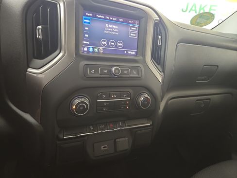 Used 2020 Chevrolet Silverado 1500 Custom Trail Boss w/ Custom Convenience Package AWD/4WD image 21