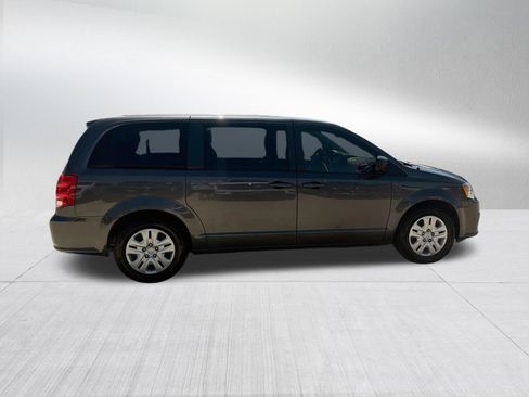 Used 2018 Dodge Grand Caravan SE w/ UConnect Hands-Free Group FWD image 5