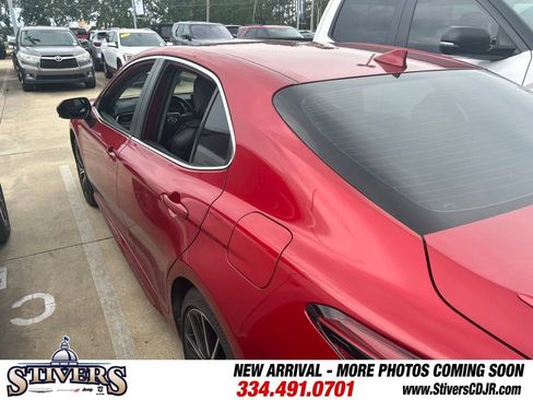 Used 2024 Toyota Camry SE w/ Cold Weather Package FWD image 5