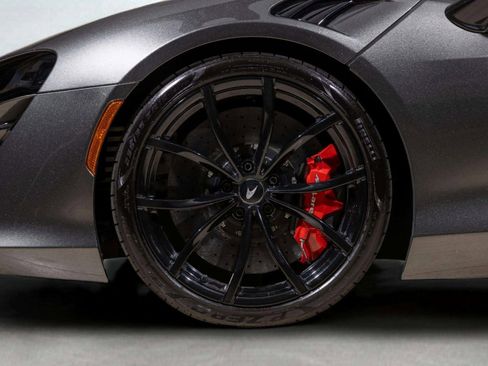 Used 2023 McLaren Artura image 9