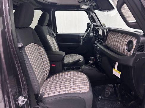 New 2026 Jeep Gladiator Sport AWD/4WD image 17
