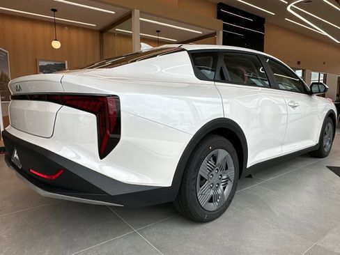 New 2026 Kia K4 LX image 2