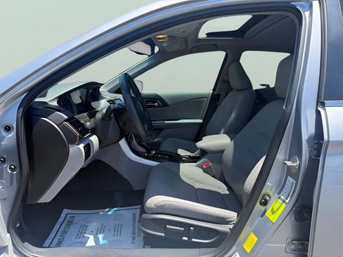 Used 2017 Honda Accord EX-L image 9