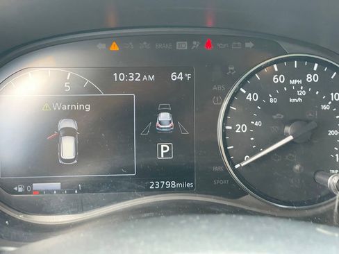 Used 2021 Nissan Kicks SV w/ Interior Electronics Package FWD image 17