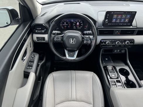 Used 2025 Honda Pilot Elite image 10